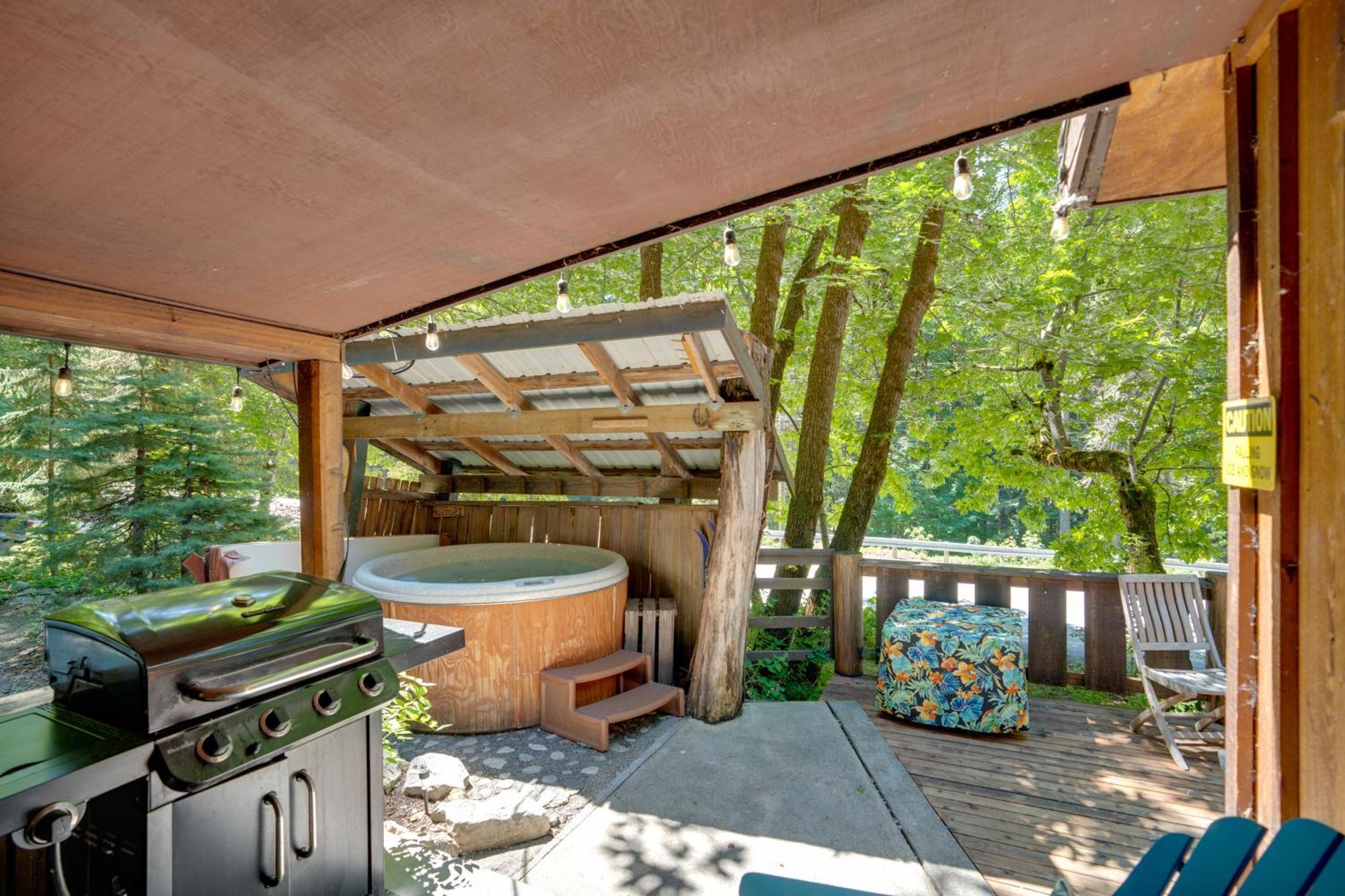 Leavenworth Cabin With Private Hot Tub! Luaran gambar